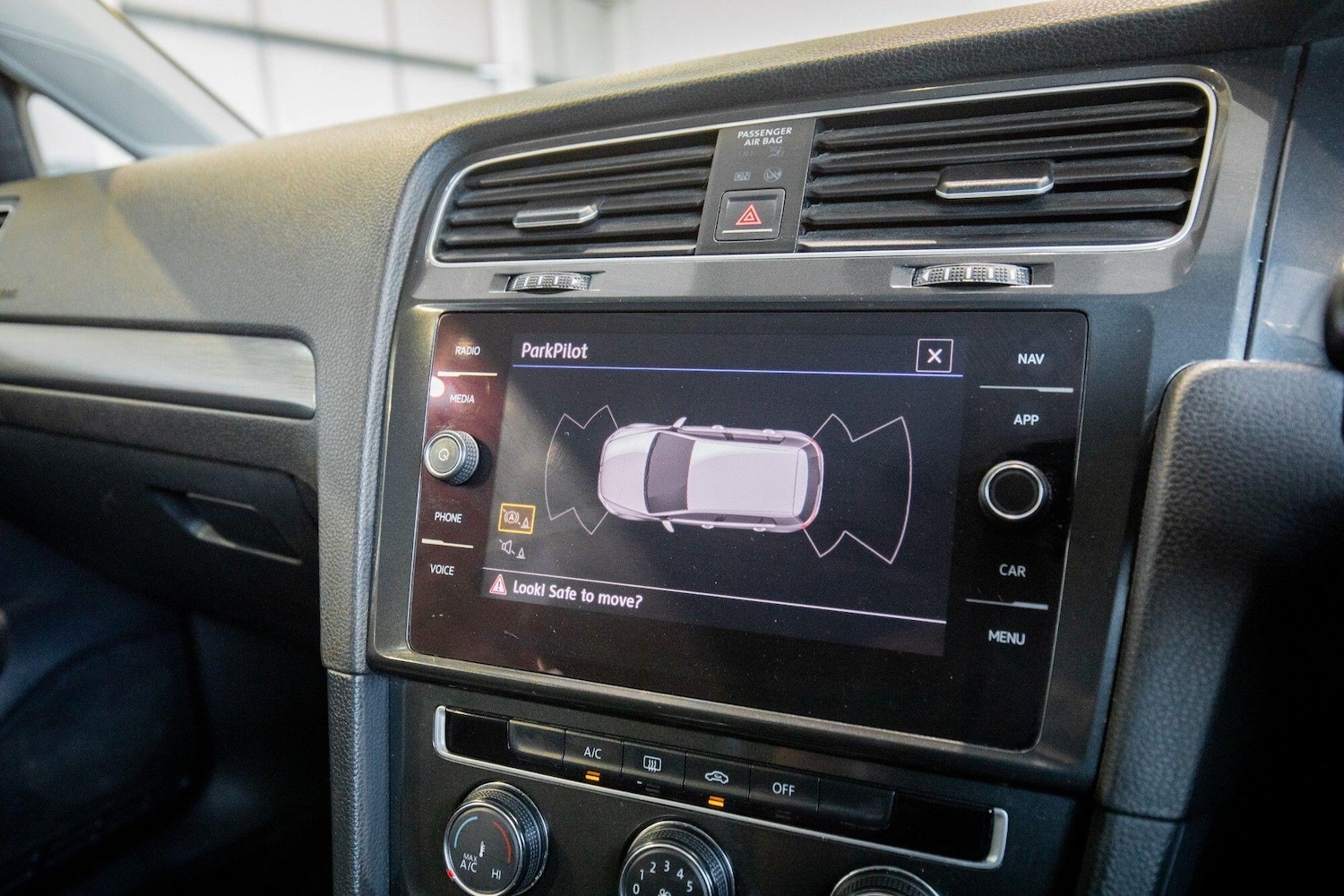 Used Volkswagen Golf 2017 for sale - 76824436: Photo 28