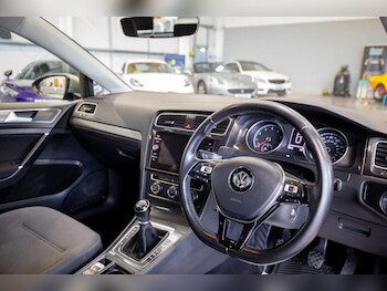 Used Volkswagen Golf 2017 for sale - 76824436: Photo