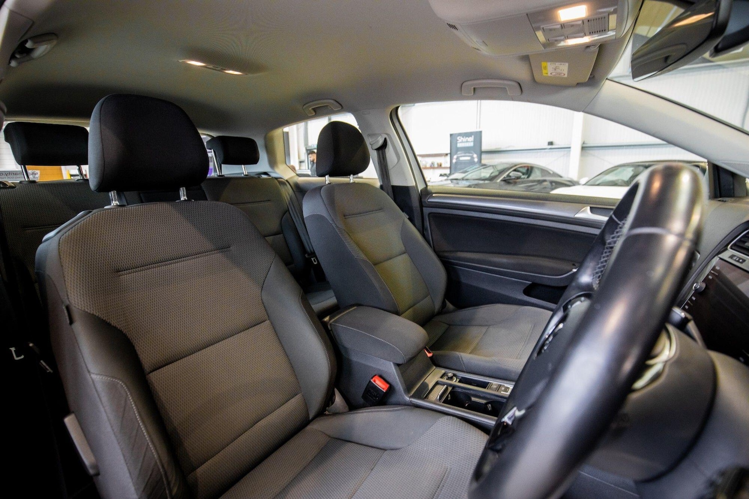 Used Volkswagen Golf 2017 for sale - 76824436: Photo 3