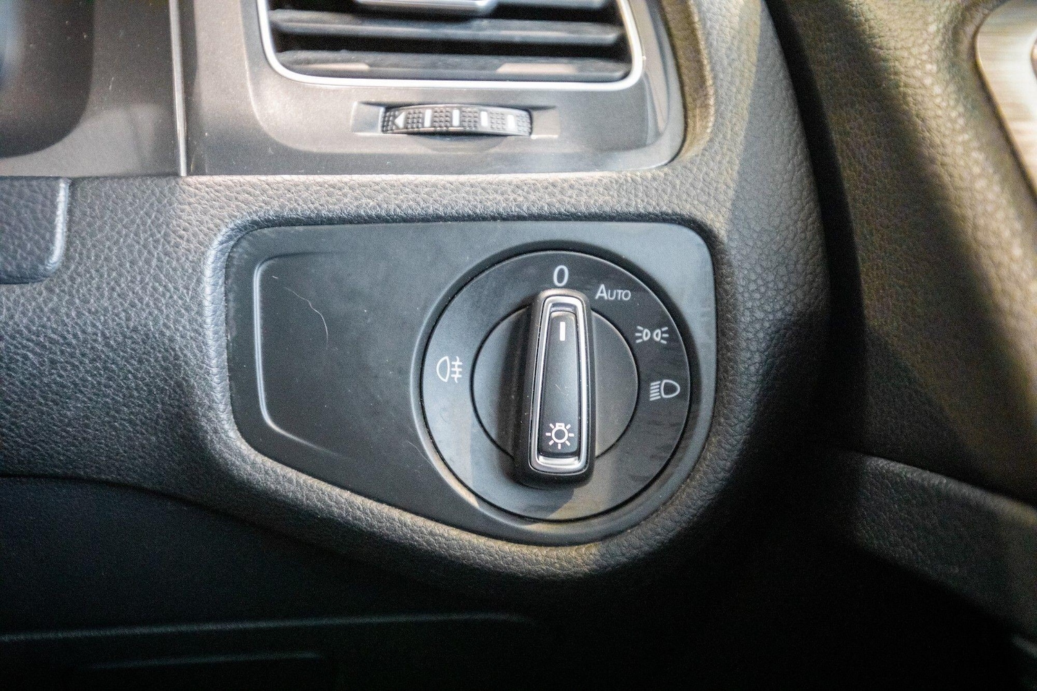 Used Volkswagen Golf 2017 for sale - 76824436: Photo 35