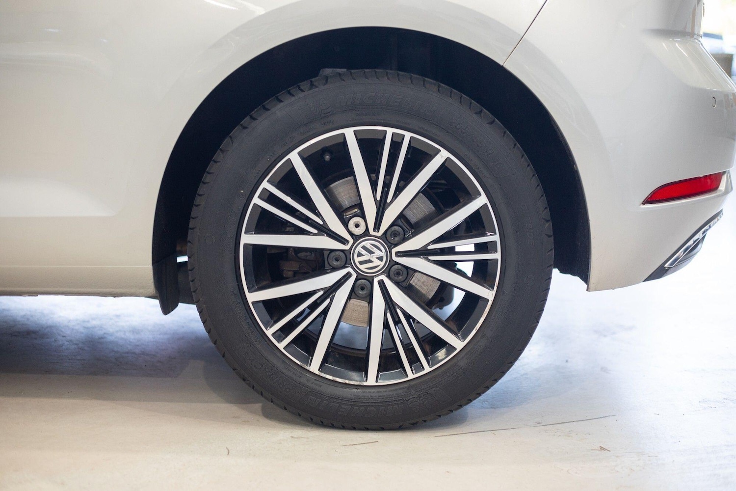 Used Volkswagen Golf 2017 for sale - 76824436: Photo 4