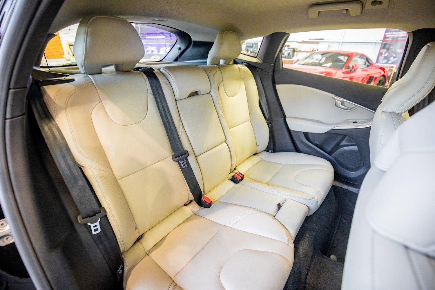 Used Volvo V40 2016 for sale - 77645878: Photo 15