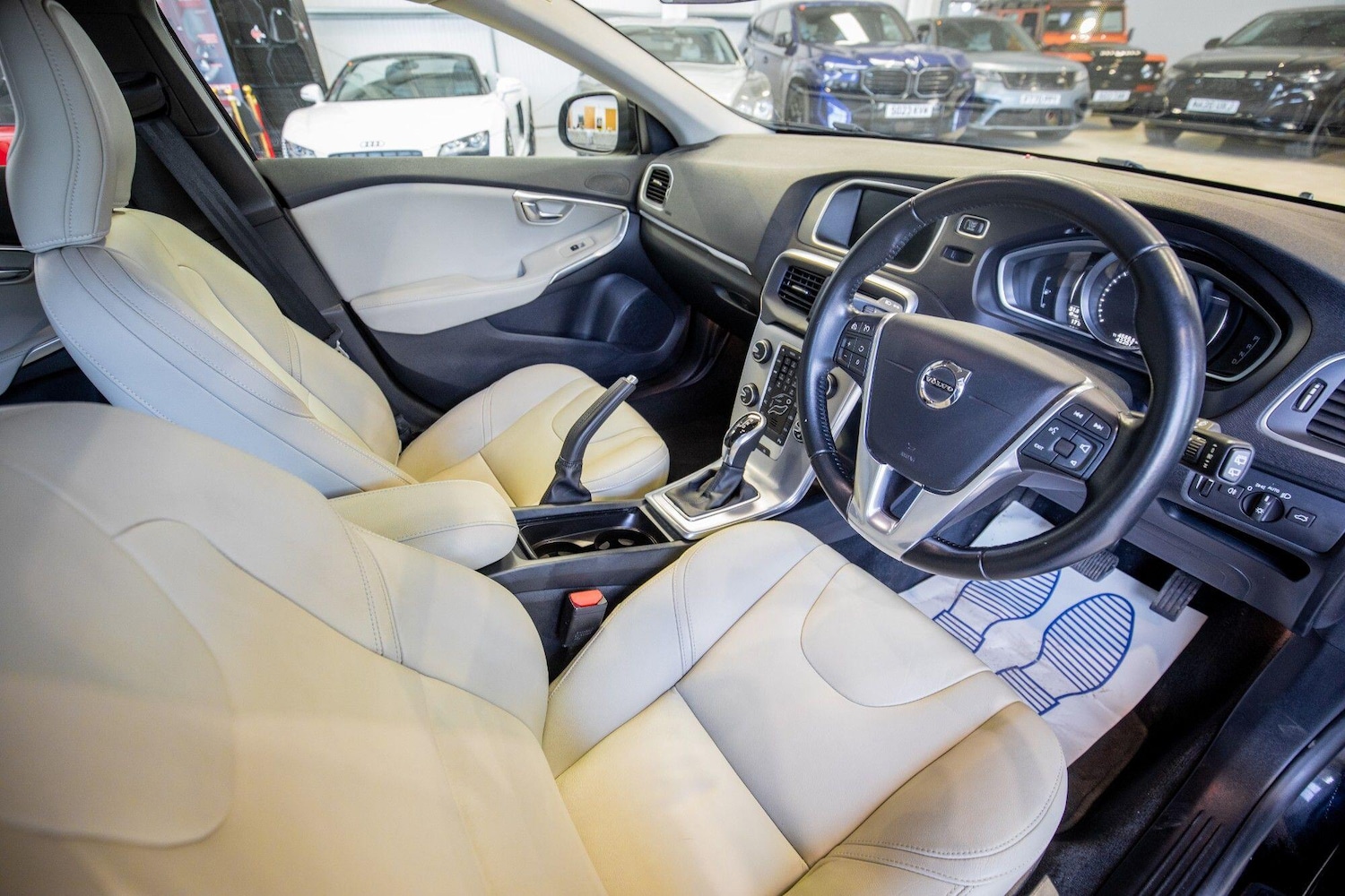 Used Volvo V40 2016 for sale - 77645878: Photo 16