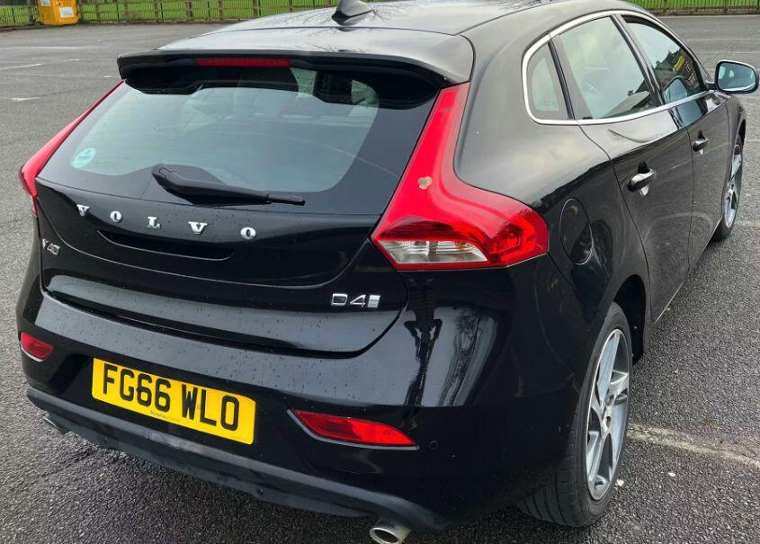 Used Volvo V40 2016 for sale - 77645878: Photo 2