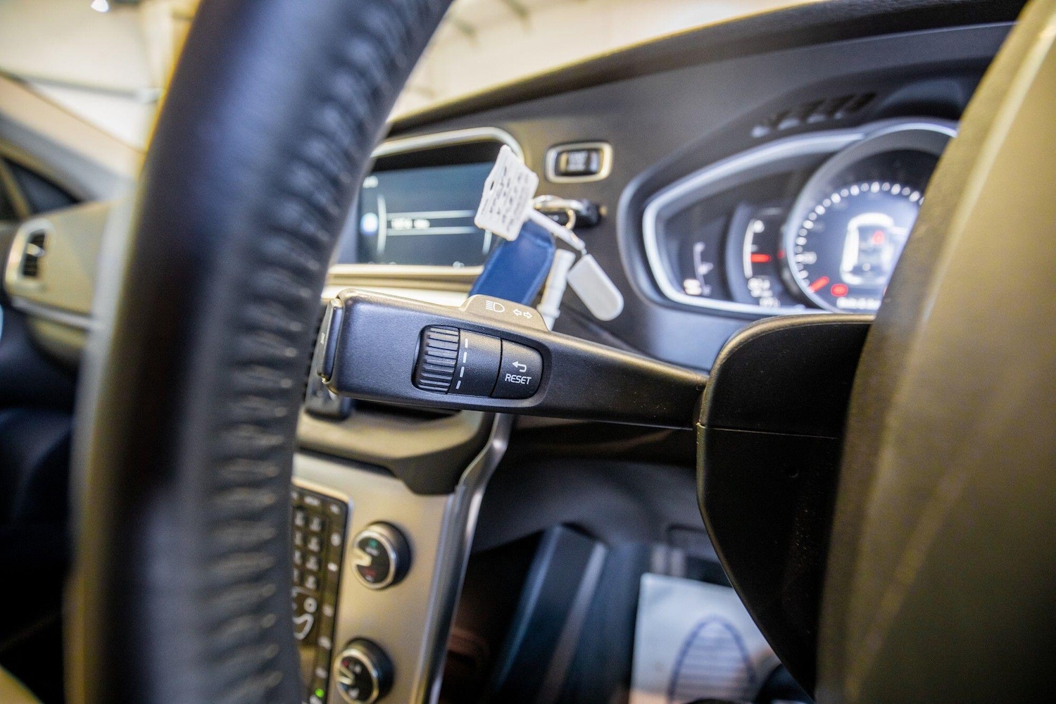 Used Volvo V40 2016 for sale - 77645878: Photo 23