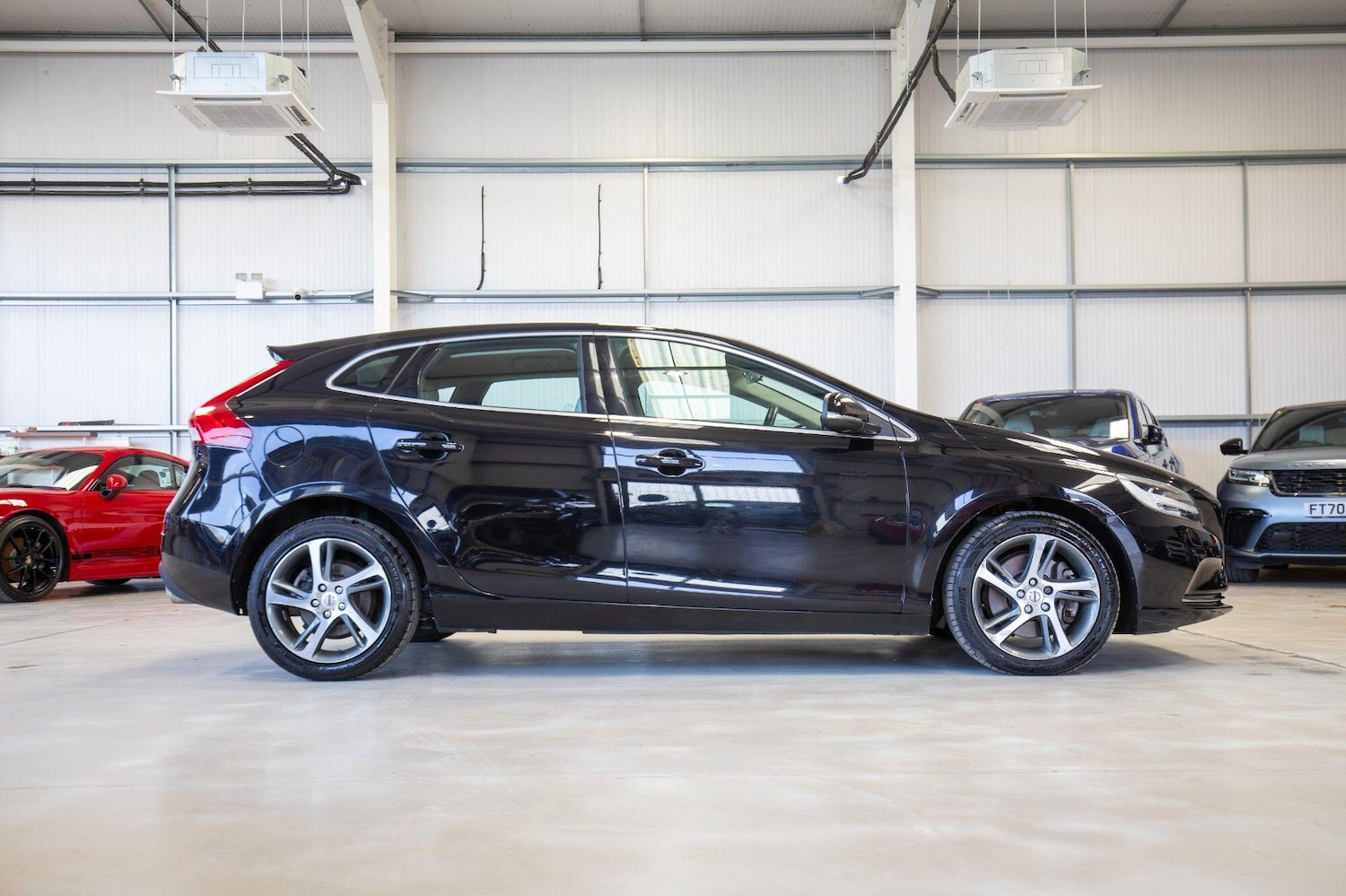 Used Volvo V40 2016 for sale - 77645878: Photo 37