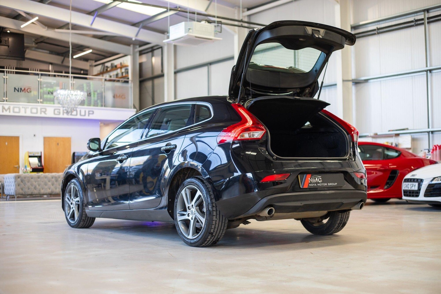 Used Volvo V40 2016 for sale - 77645878: Photo 41