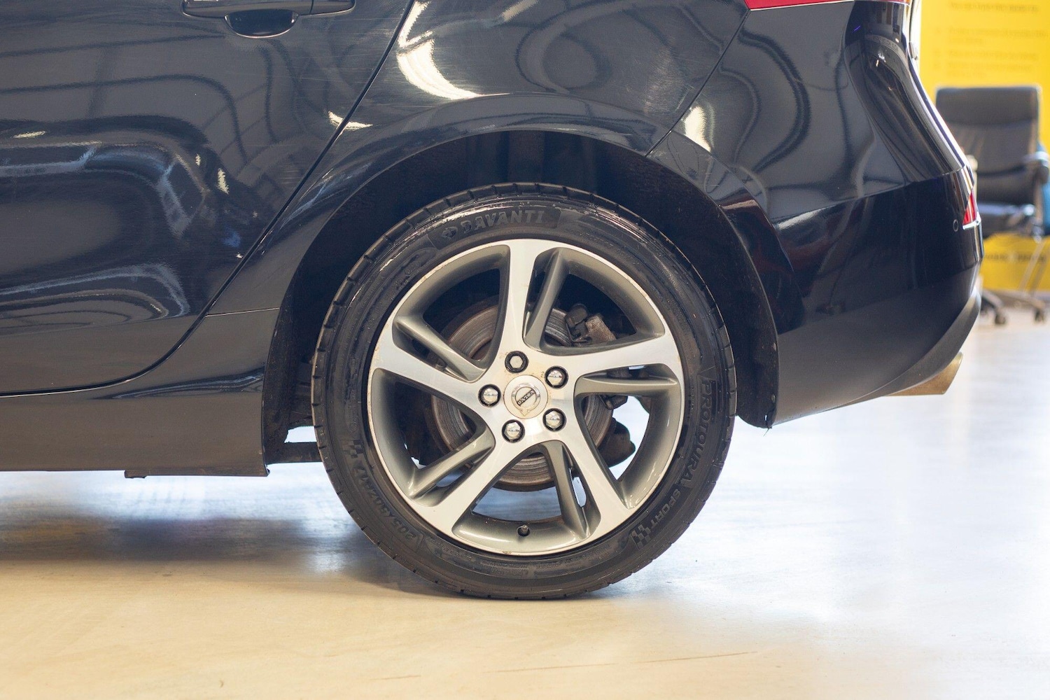 Used Volvo V40 2016 for sale - 77645878: Photo 7