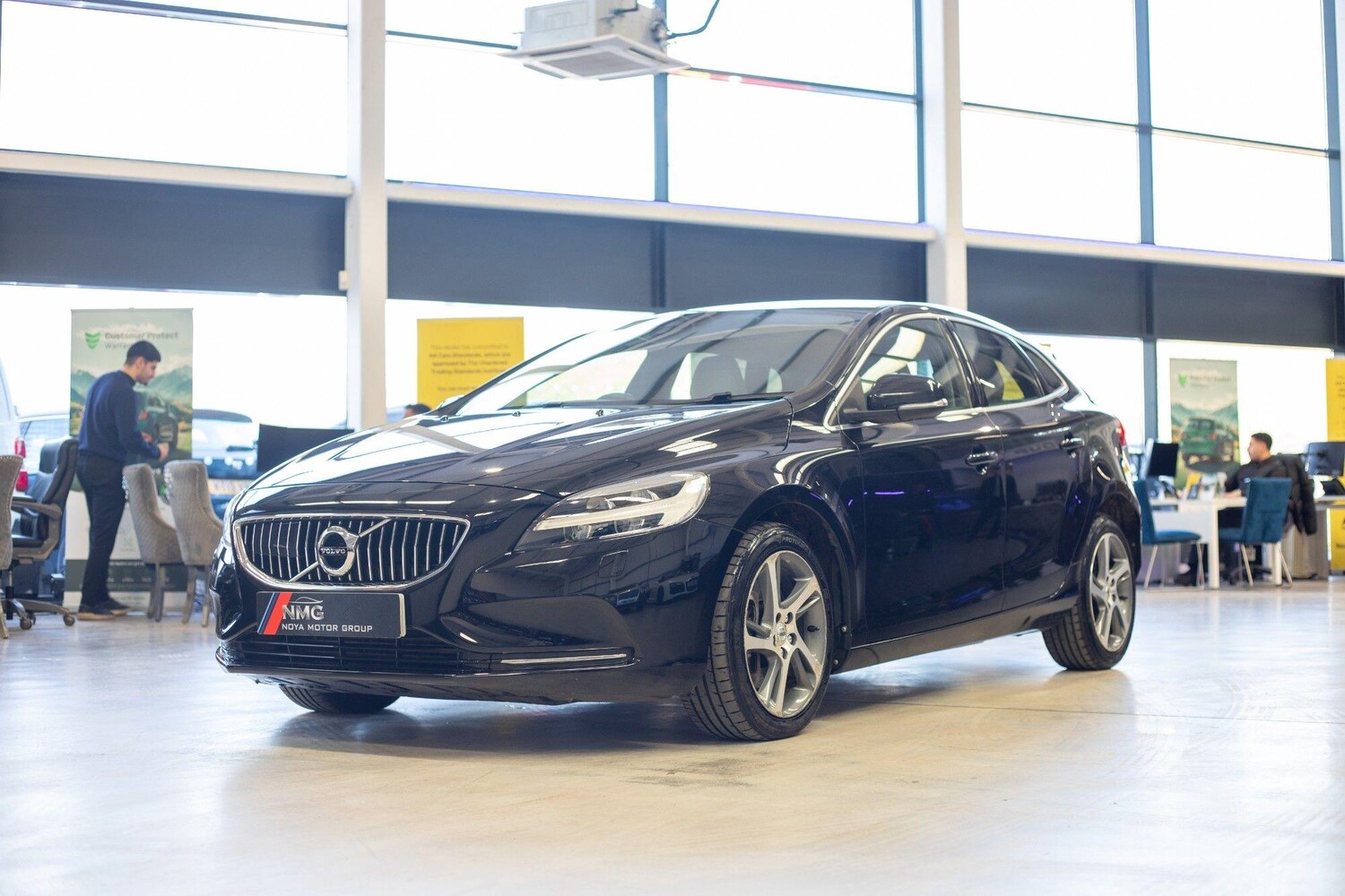 Used Volvo V40 2016 for sale - 77645878: Photo 8