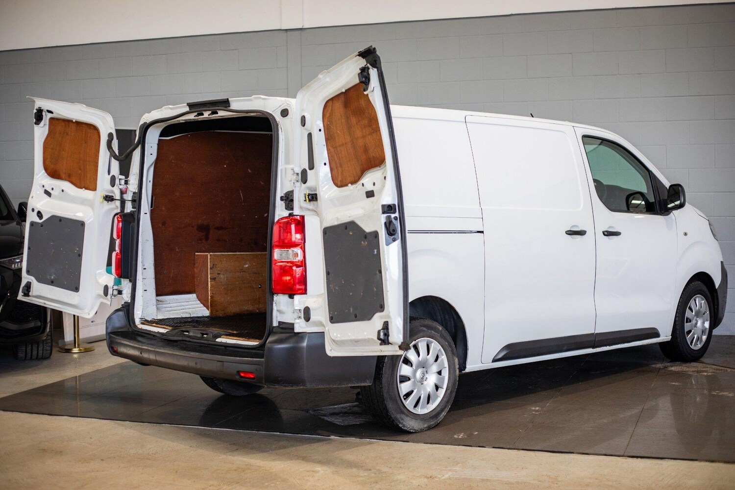 Used Vauxhall Vivaro 2019 for sale - 77050110: Photo 30