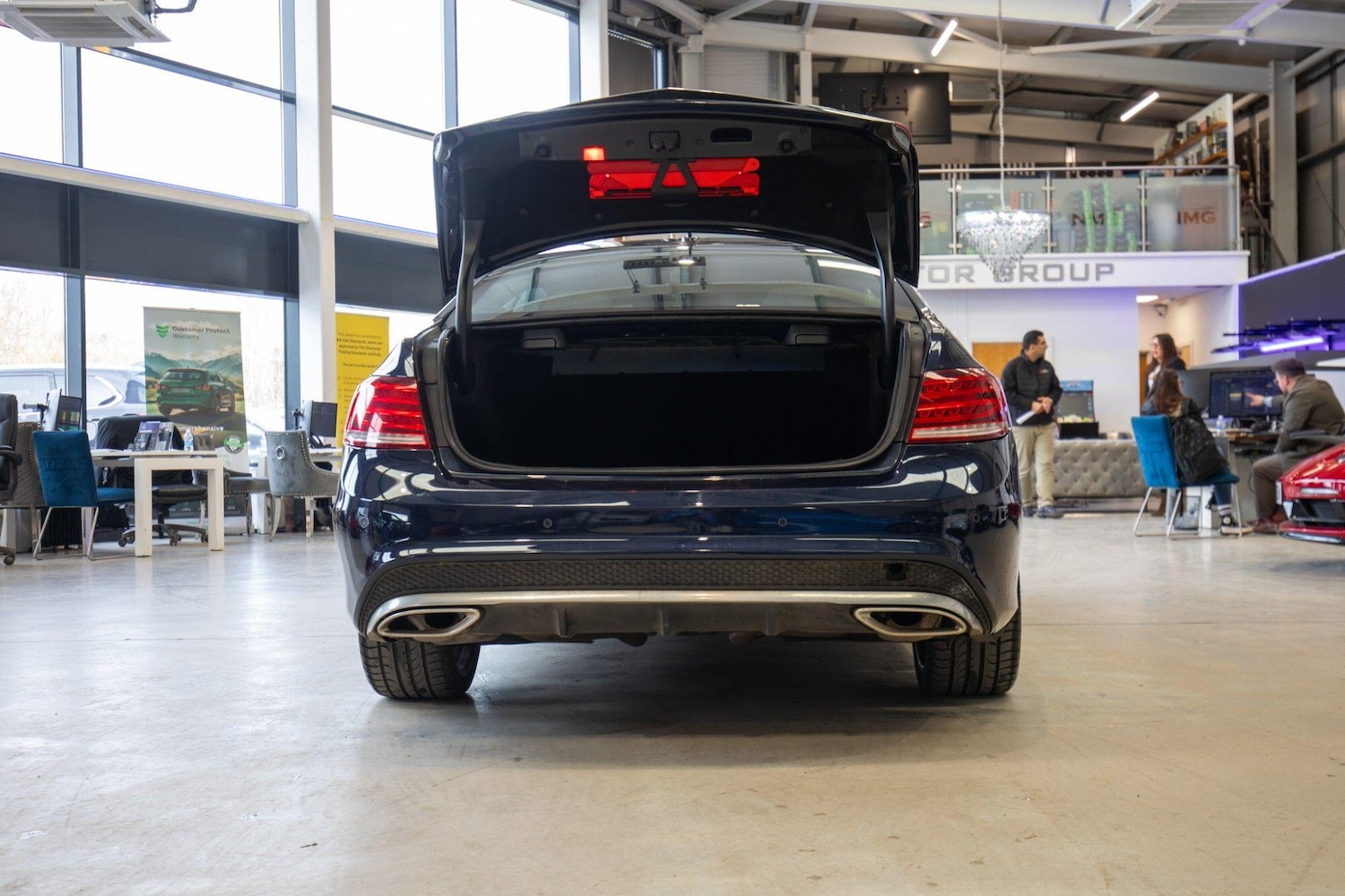 Used Mercedes-Benz E Class for sale - 77957658: Photo 32