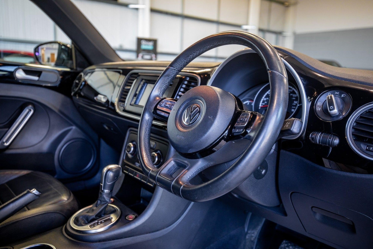 Used Volkswagen Beetle 2015 for sale - 77119775: Photo 15