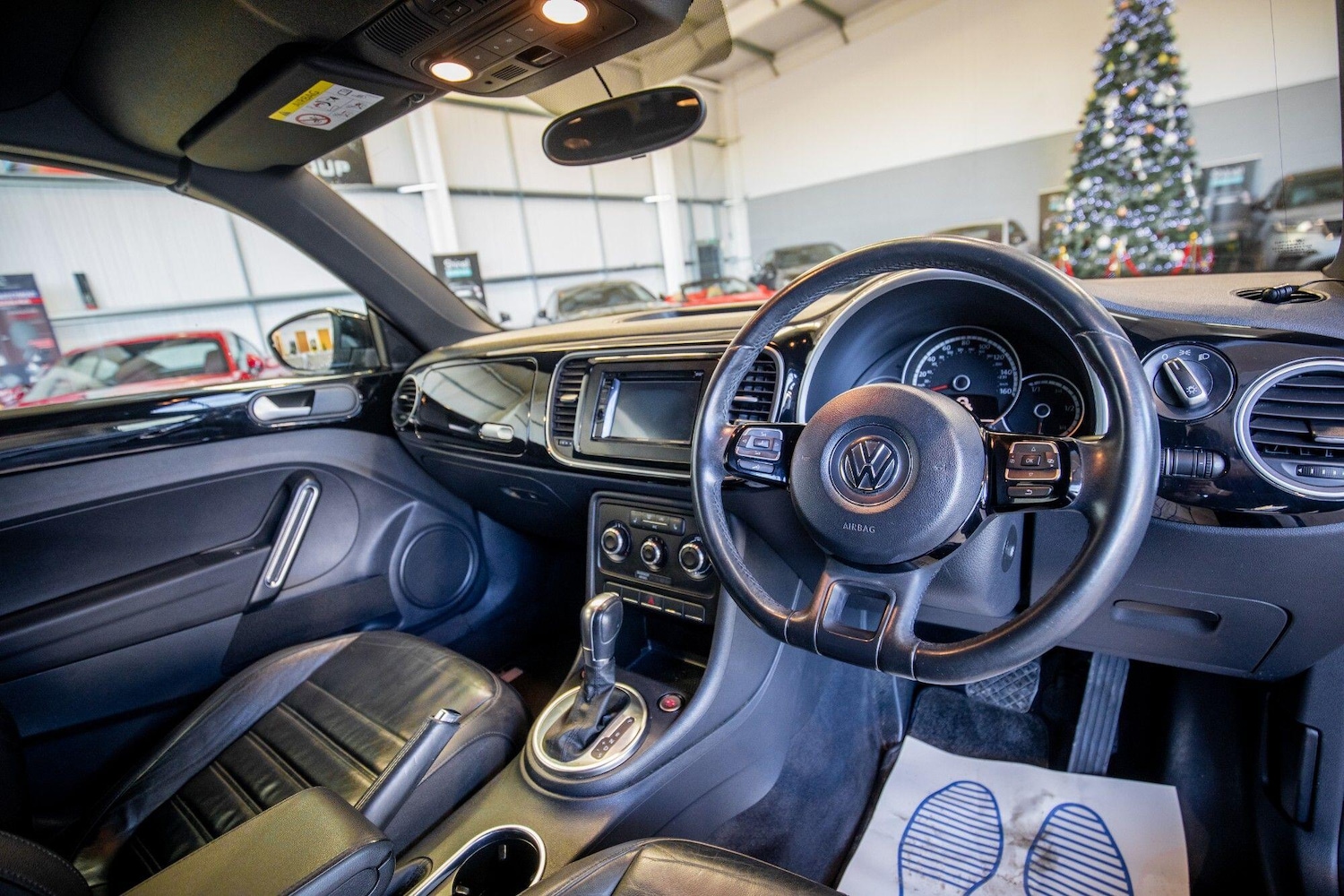 Used Volkswagen Beetle 2015 for sale - 77119775: Photo 2