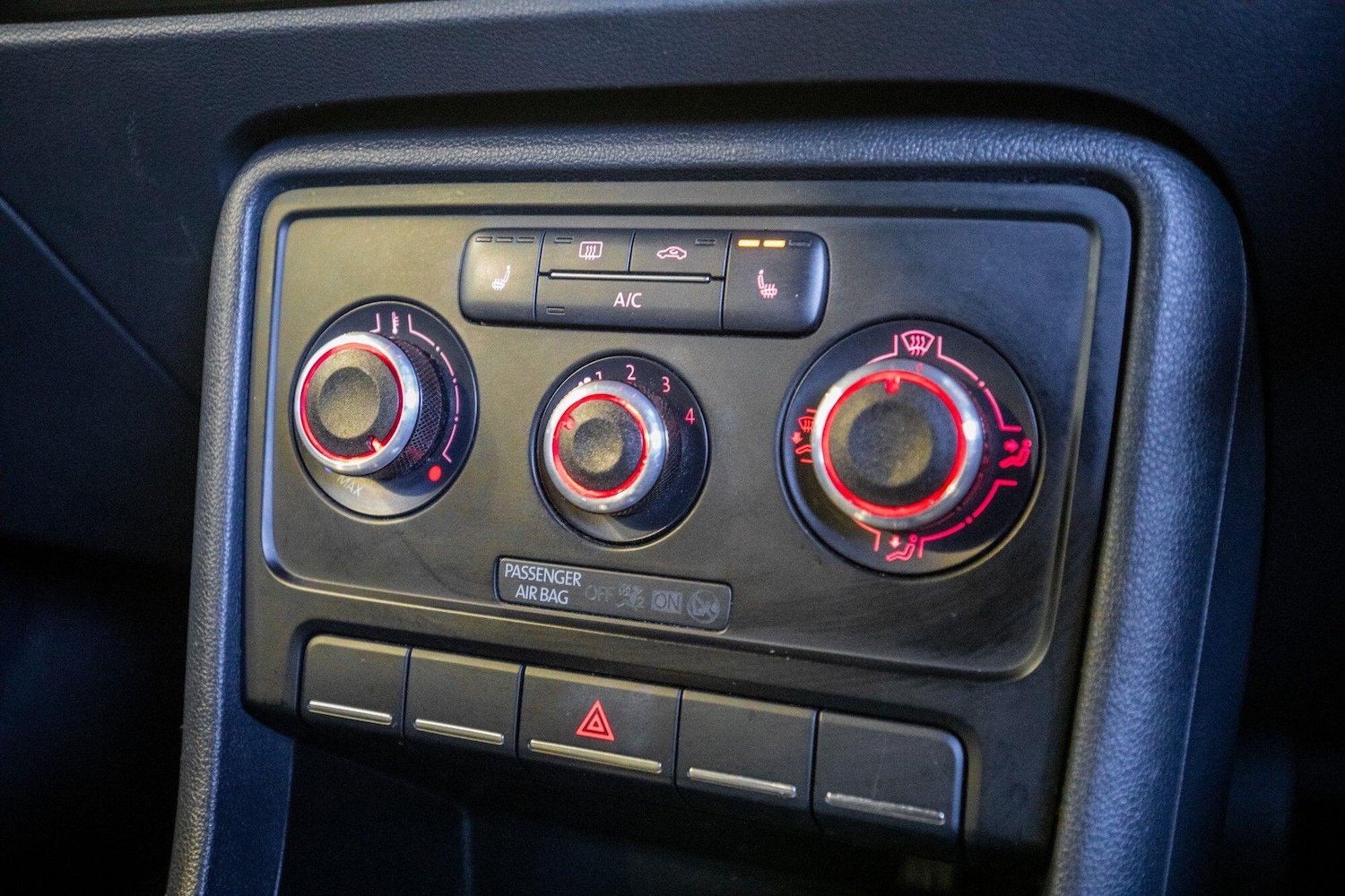 Used Volkswagen Beetle 2015 for sale - 77119775: Photo 27