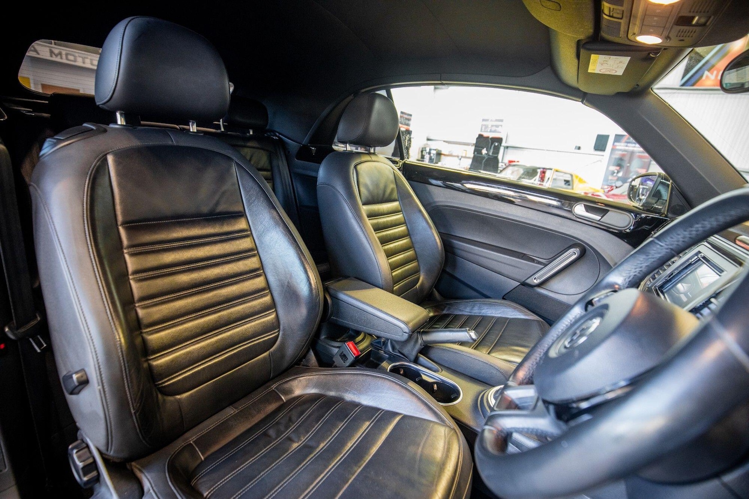 Used Volkswagen Beetle 2015 for sale - 77119775: Photo 3