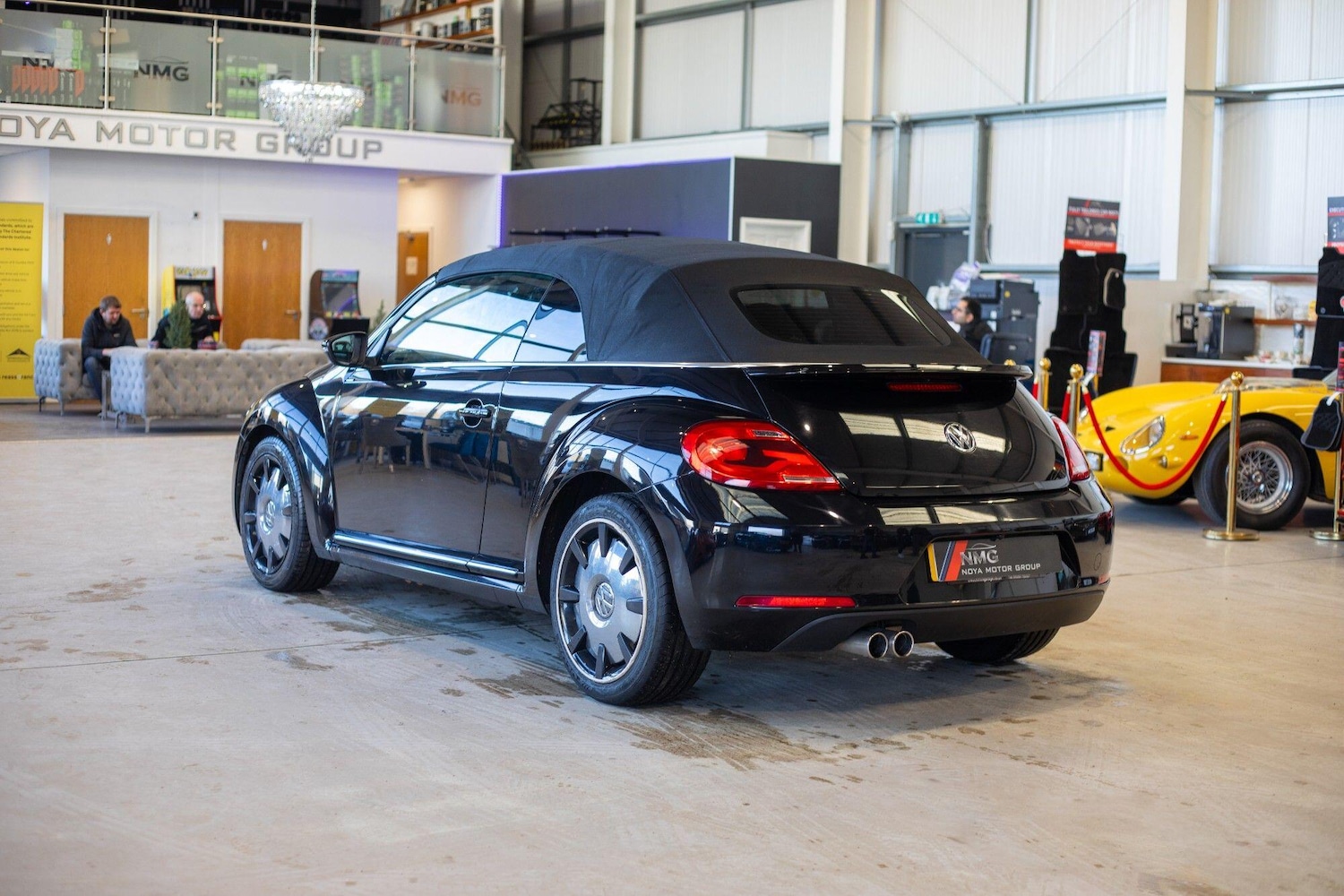 Used Volkswagen Beetle 2015 for sale - 77119775: Photo 4