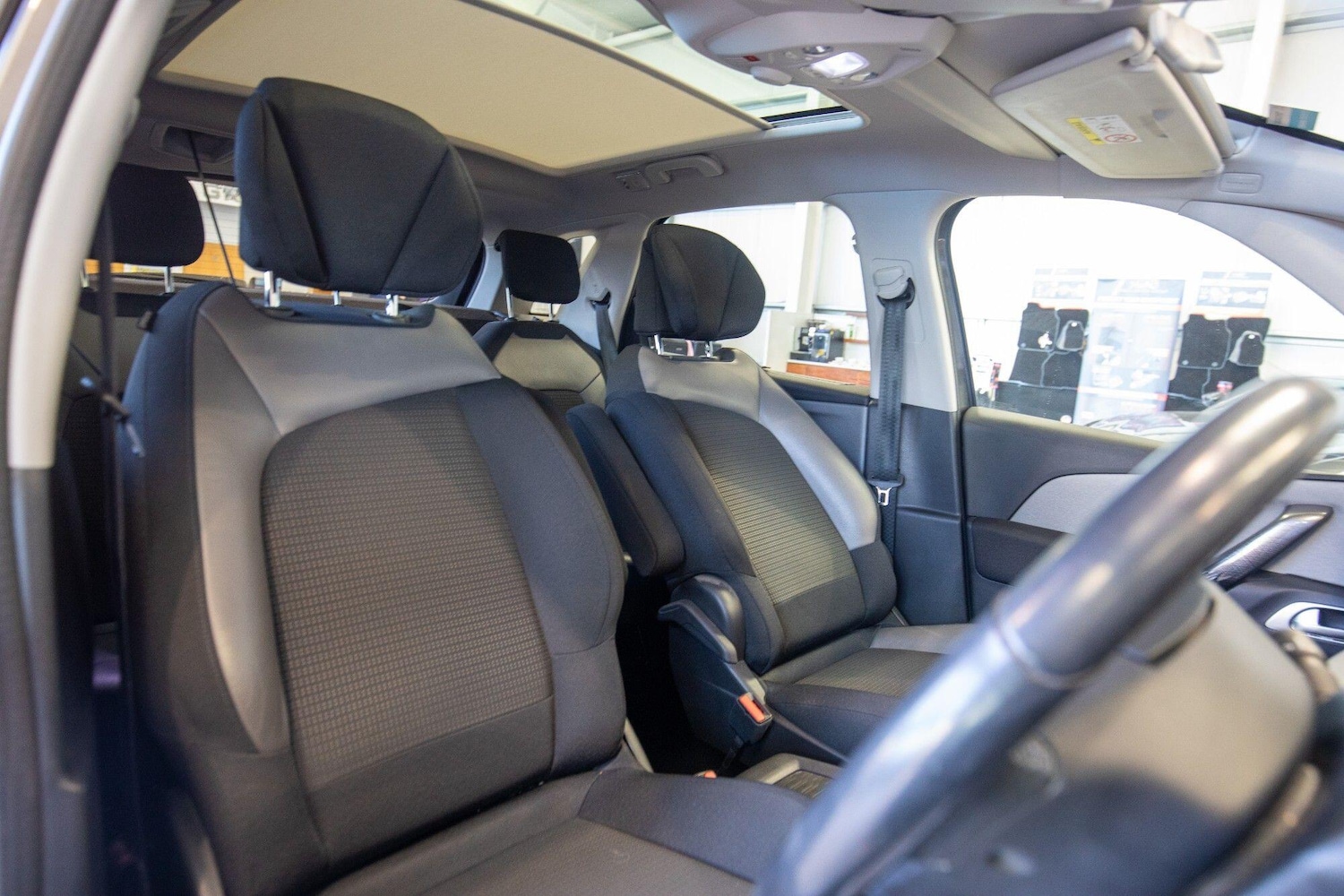 Used Citroen C4 Picasso 2023 for sale - 76824890: Photo 2