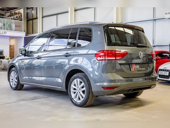 Used Volkswagen Touran 2018 for sale - 78382518: Photo