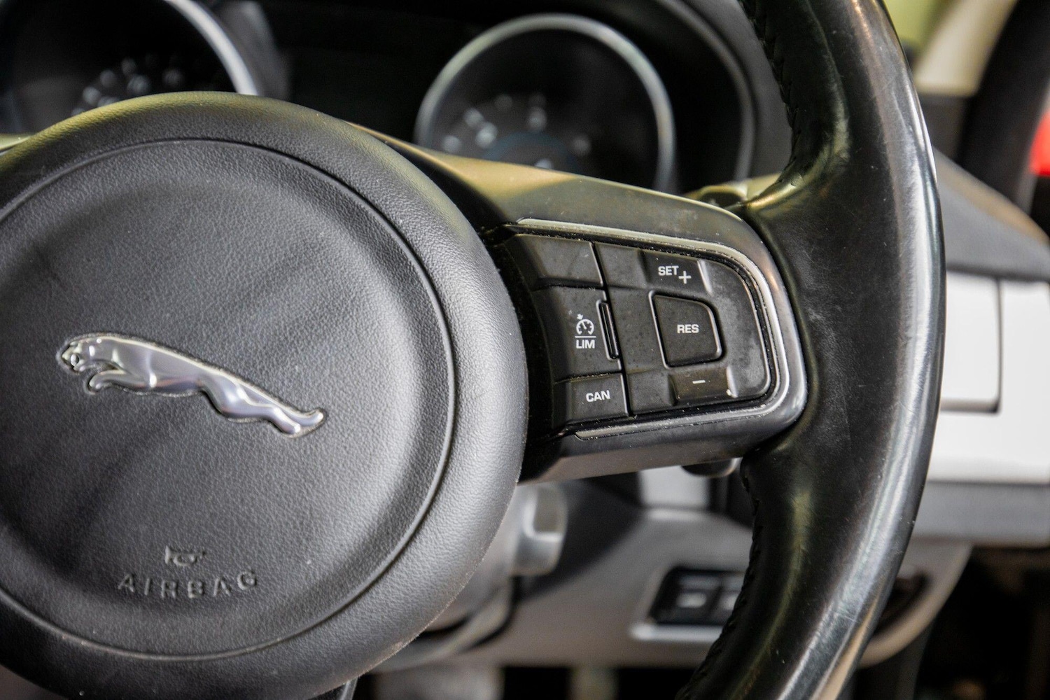 Used Jaguar XF 2016 for sale - 77230522: Photo 17