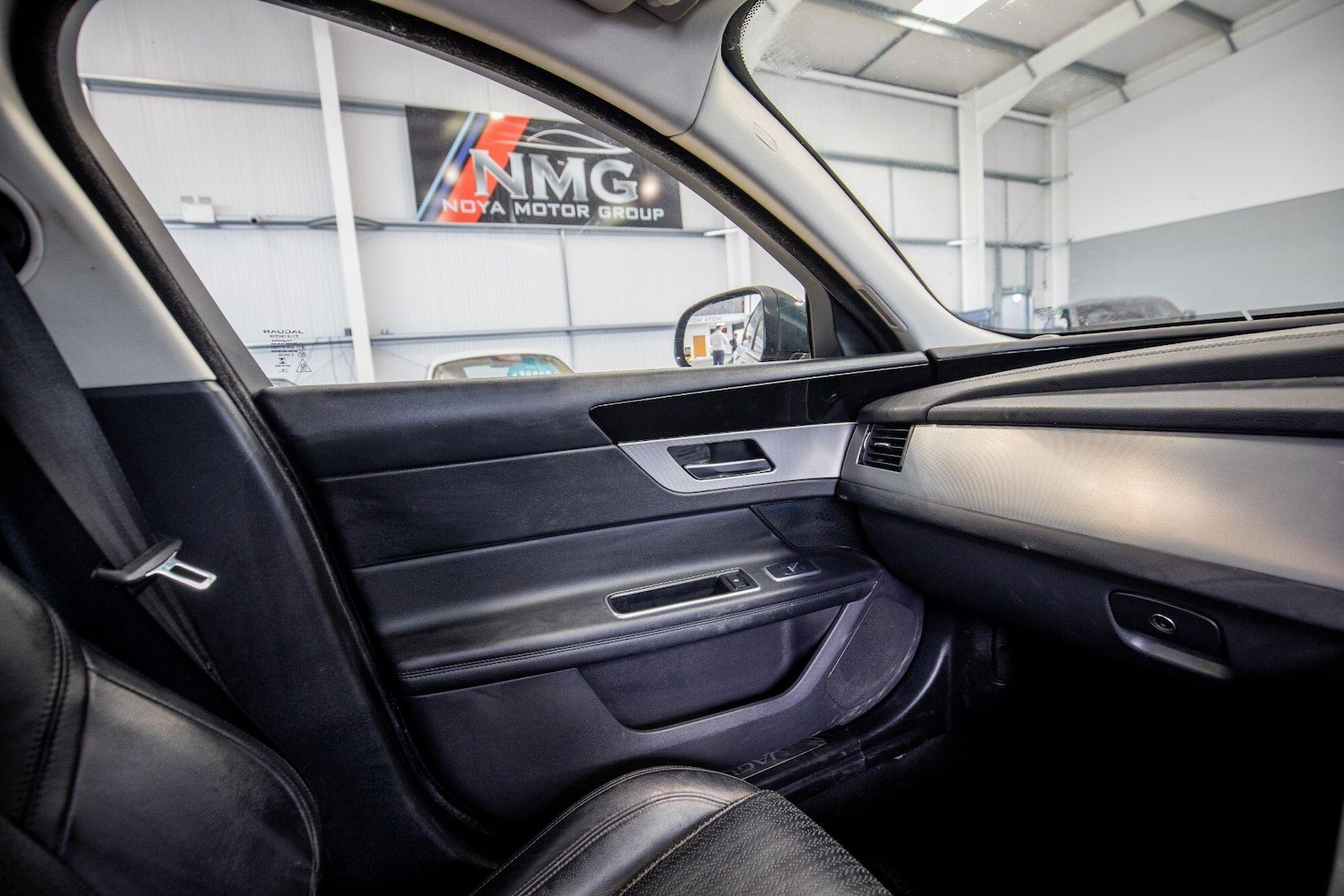 Used Jaguar XF 2016 for sale - 77230522: Photo 28