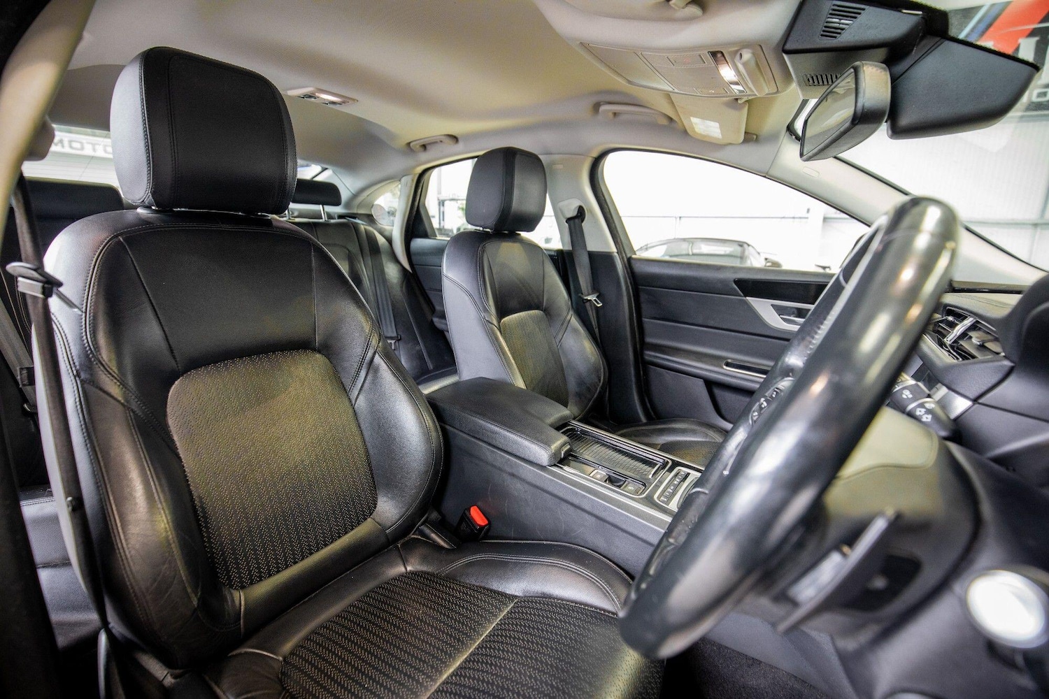 Used Jaguar XF 2016 for sale - 77230522: Photo 3