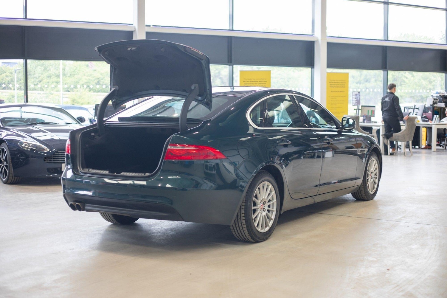 Used Jaguar XF 2016 for sale - 77230522: Photo 35