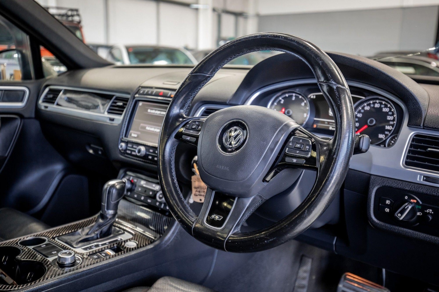 Used Volkswagen Touareg 2017 for sale - 78062851: Photo 2