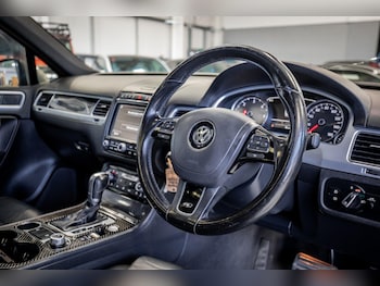 Used Volkswagen Touareg 2017 for sale - 78062851: Photo