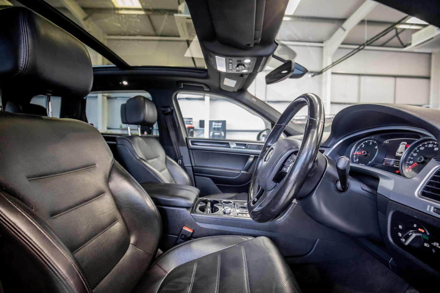 Used Volkswagen Touareg 2017 for sale - 78062851: Photo 3