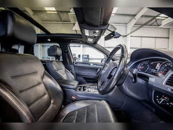 Used Volkswagen Touareg 2017 for sale - 78062851: Photo