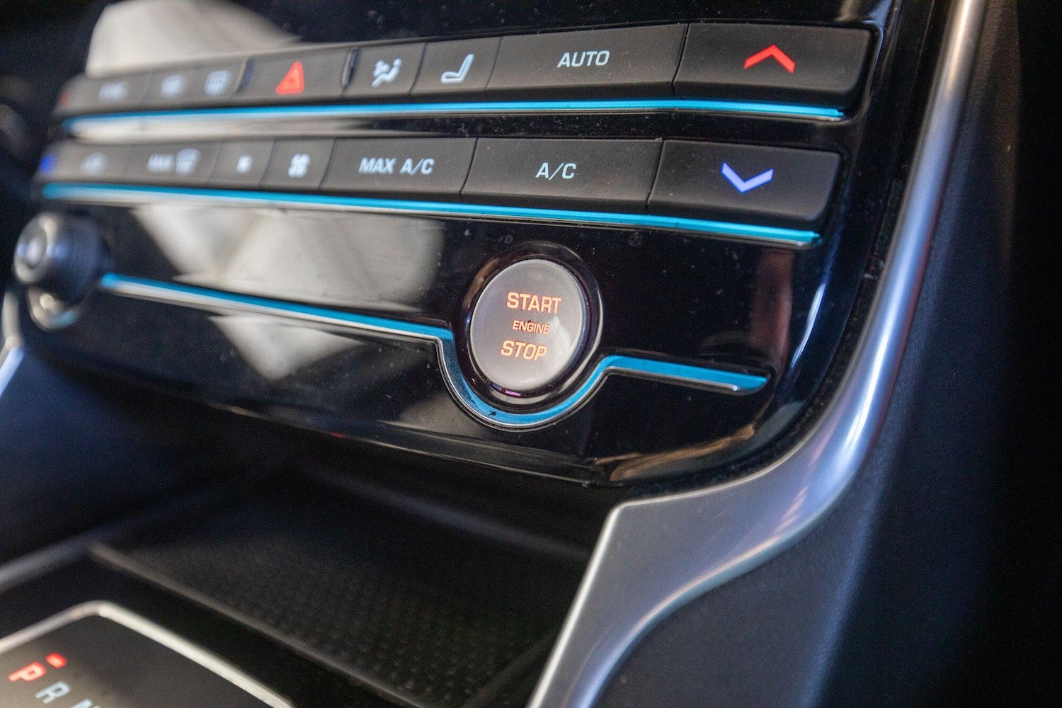 Used Jaguar XE 2016 for sale - 77637887: Photo 25