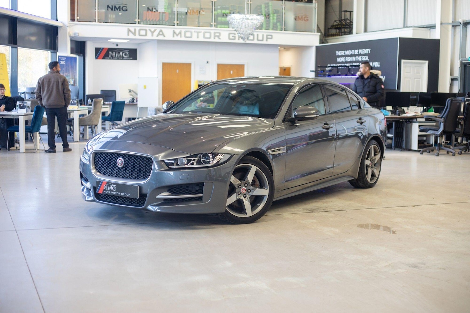 Used Jaguar XE 2016 for sale - 77637887: Photo 5