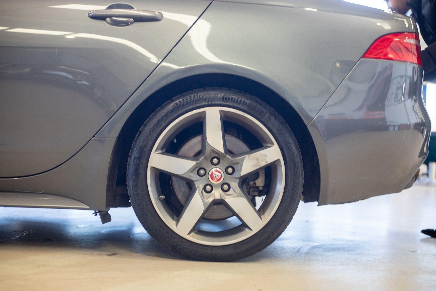 Used Jaguar XE 2016 for sale - 77637887: Photo 7