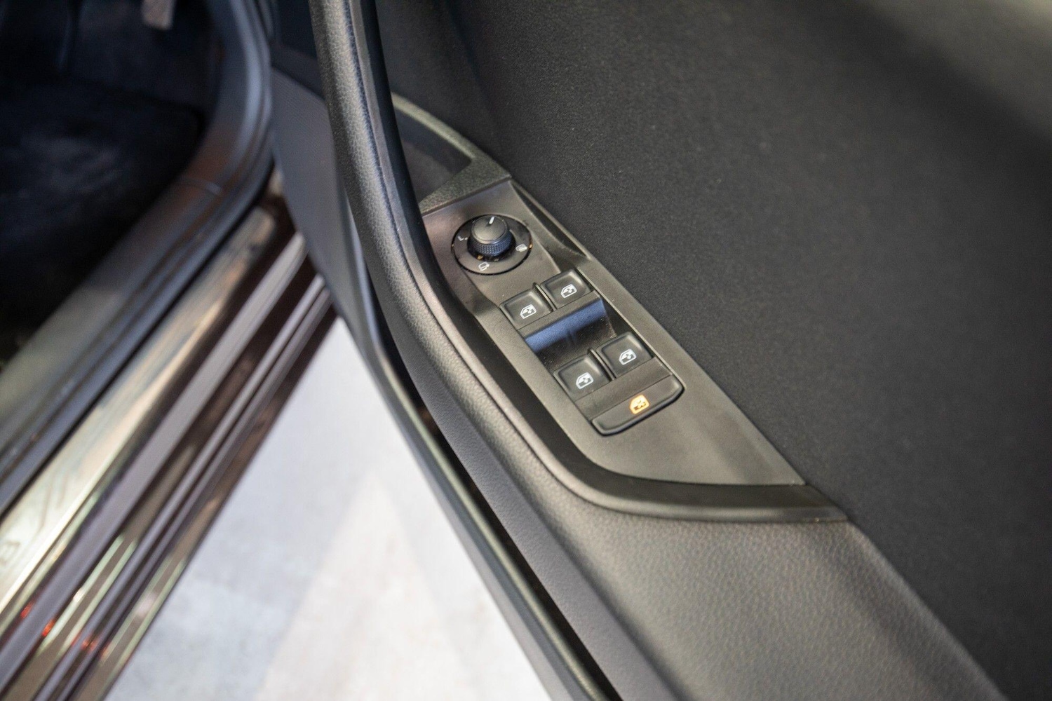 Used Skoda Superb for sale - 76825009: Photo 17