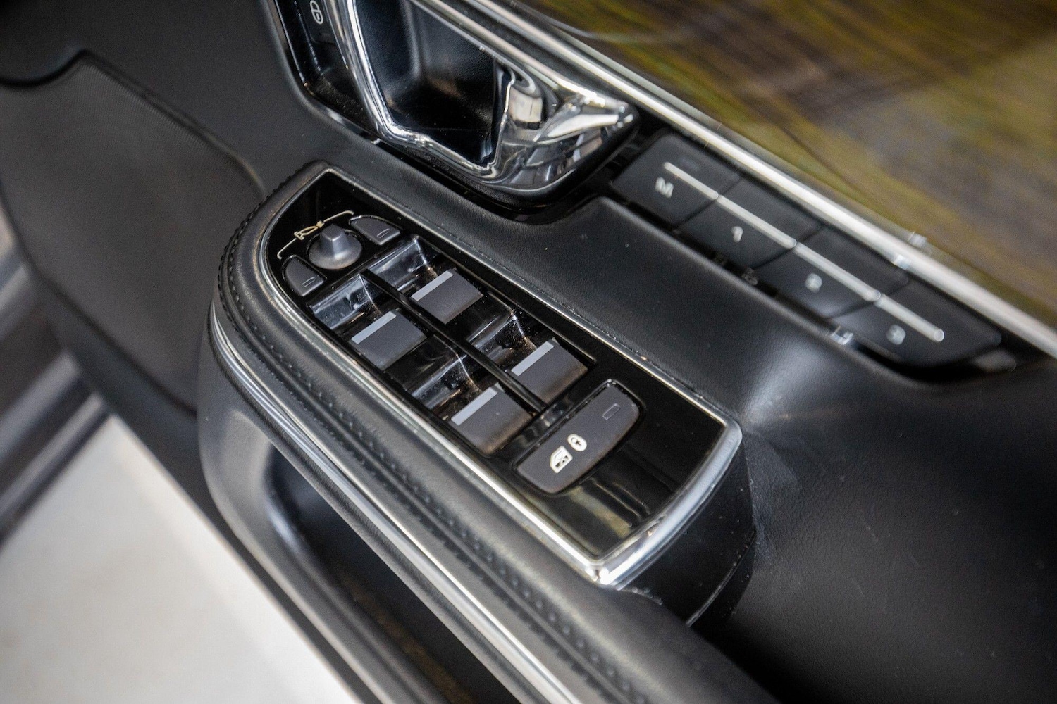 Used Jaguar XJ 2017 for sale - 77439649: Photo 15