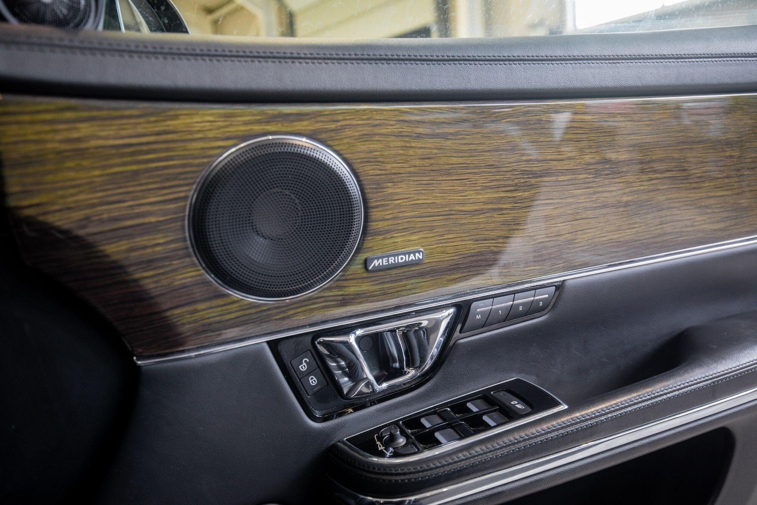 Used Jaguar XJ 2017 for sale - 77439649: Photo 16