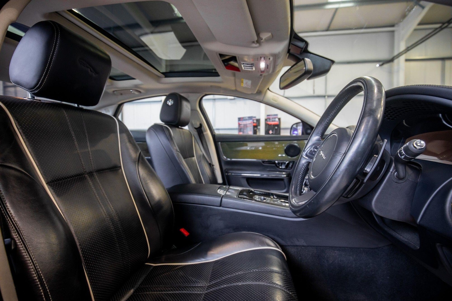 Used Jaguar XJ 2017 for sale - 77439649: Photo 17