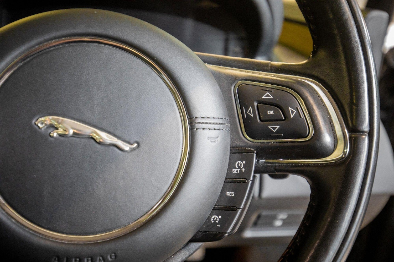 Used Jaguar XJ 2017 for sale - 77439649: Photo 20