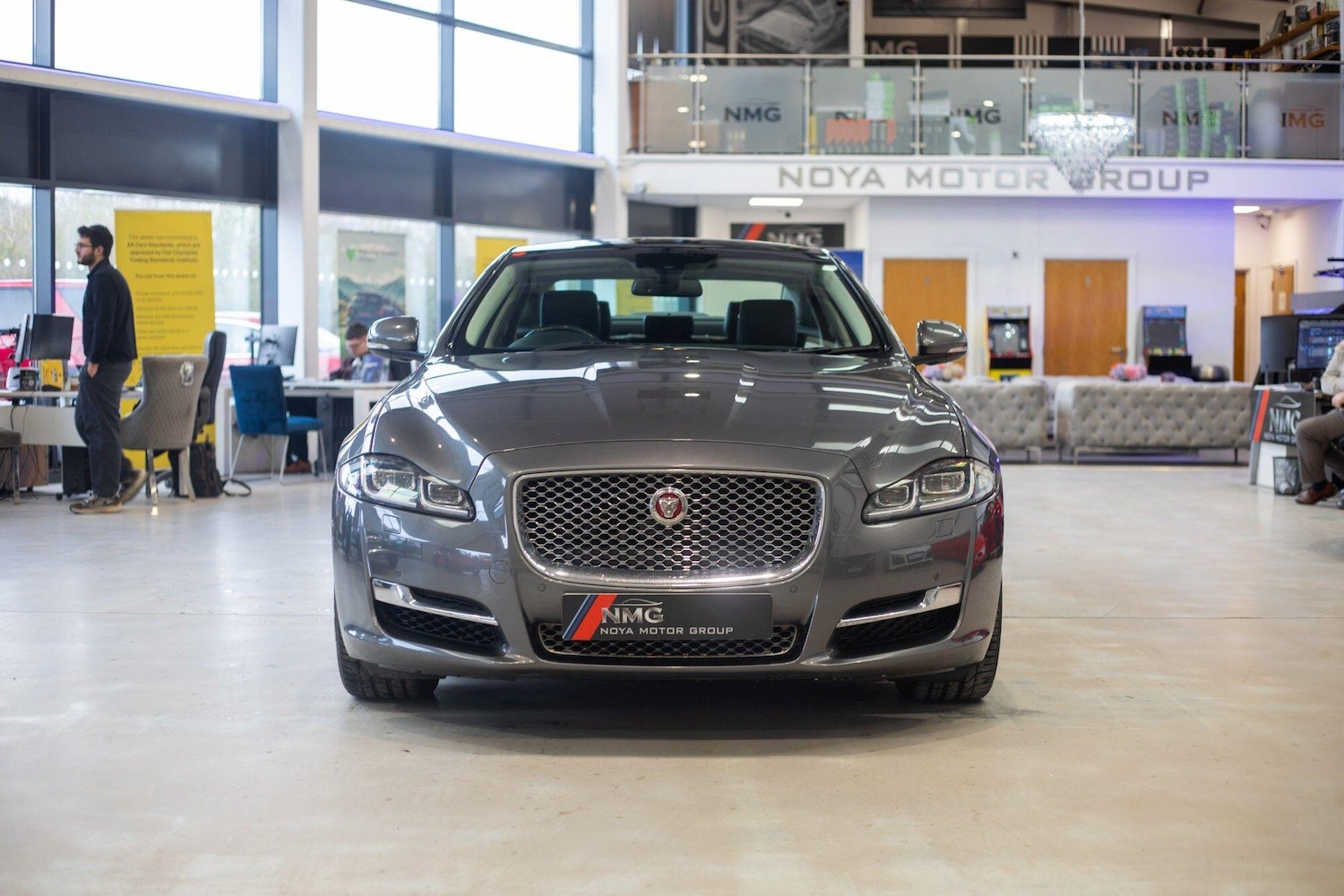 Used Jaguar XJ 2017 for sale - 77439649: Photo 9