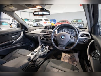 Used BMW 3 Series 2017 for sale - 77425501: Photo