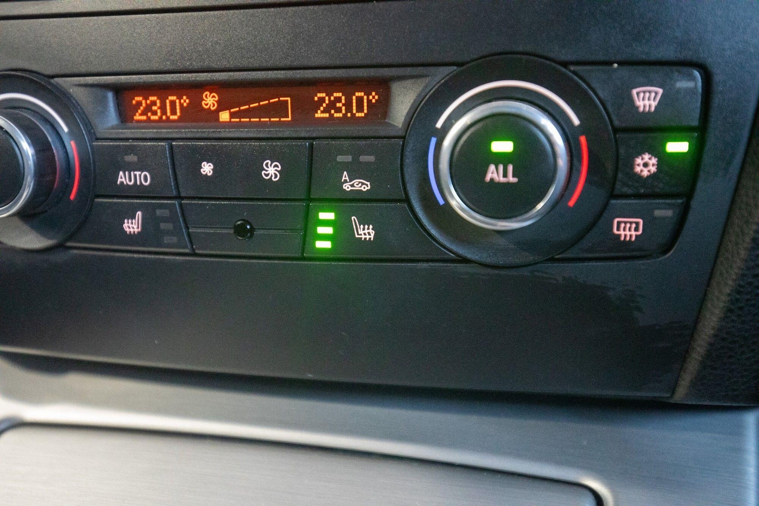 Used BMW 3 Series 2011 for sale - 78100262: Photo 27