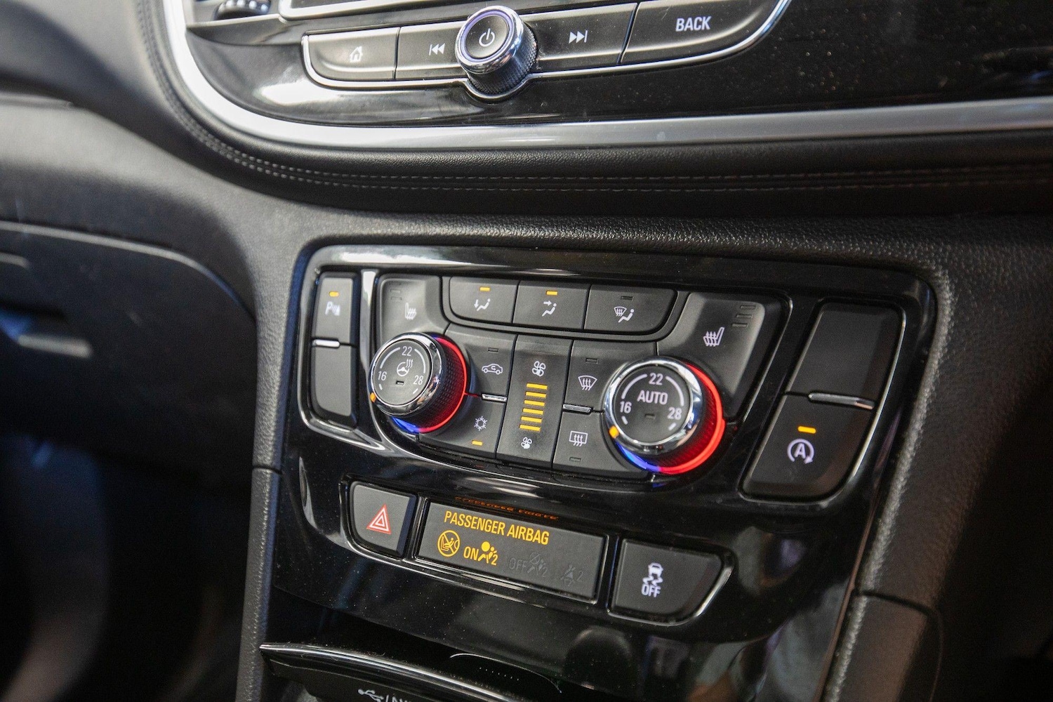 Used Vauxhall Mokka X 2017 for sale - 77883304: Photo 18