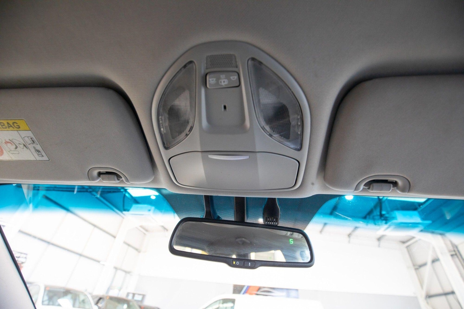 Used Hyundai Santa Fe 2015 for sale - 78062903: Photo 28