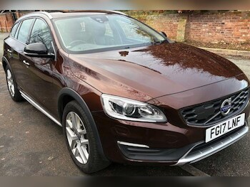 Used Volvo V60 Cross Country 2017 for sale - 77468618: Photo
