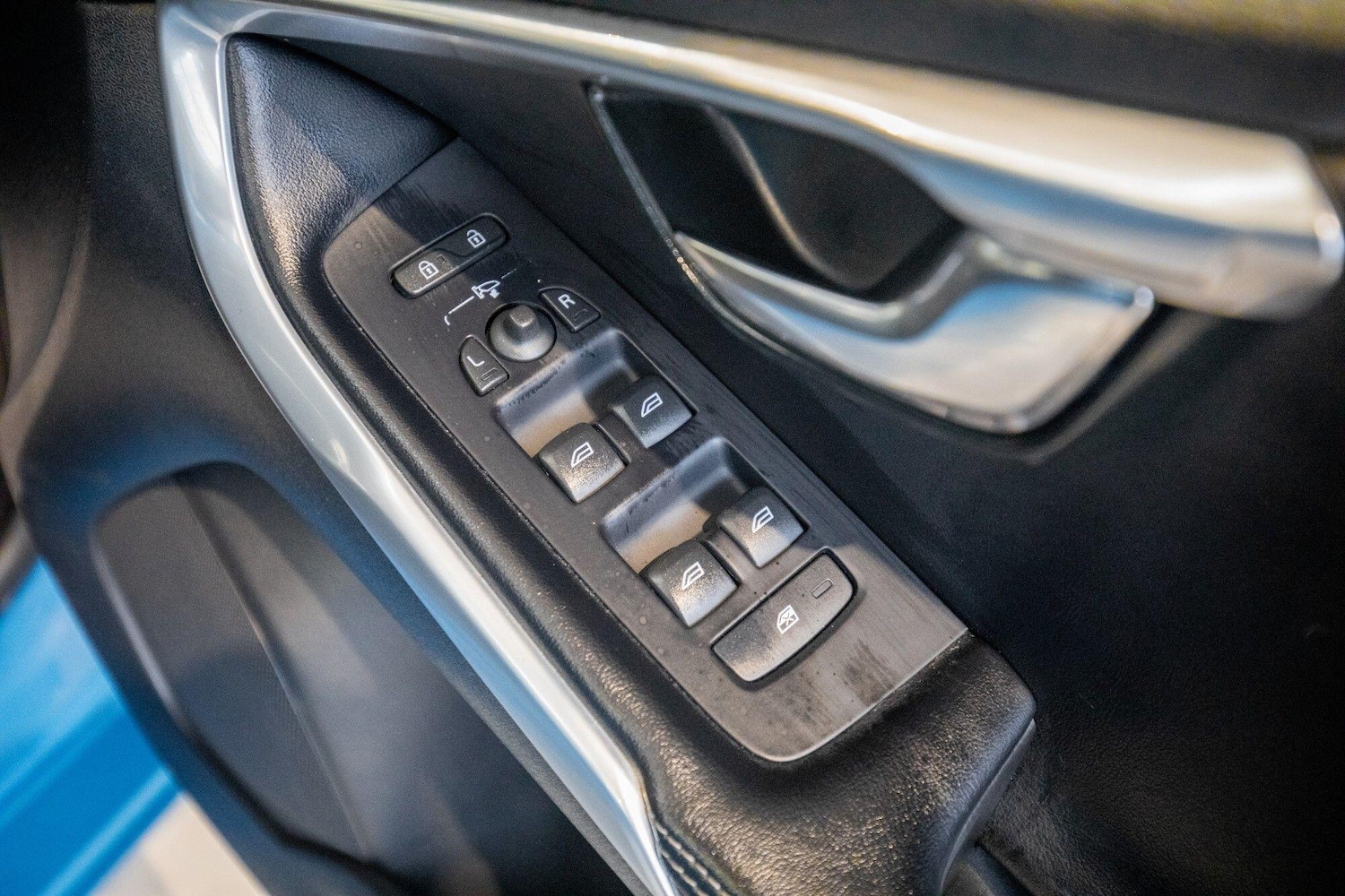 Used Volvo V40 2015 for sale - 77957153: Photo 16