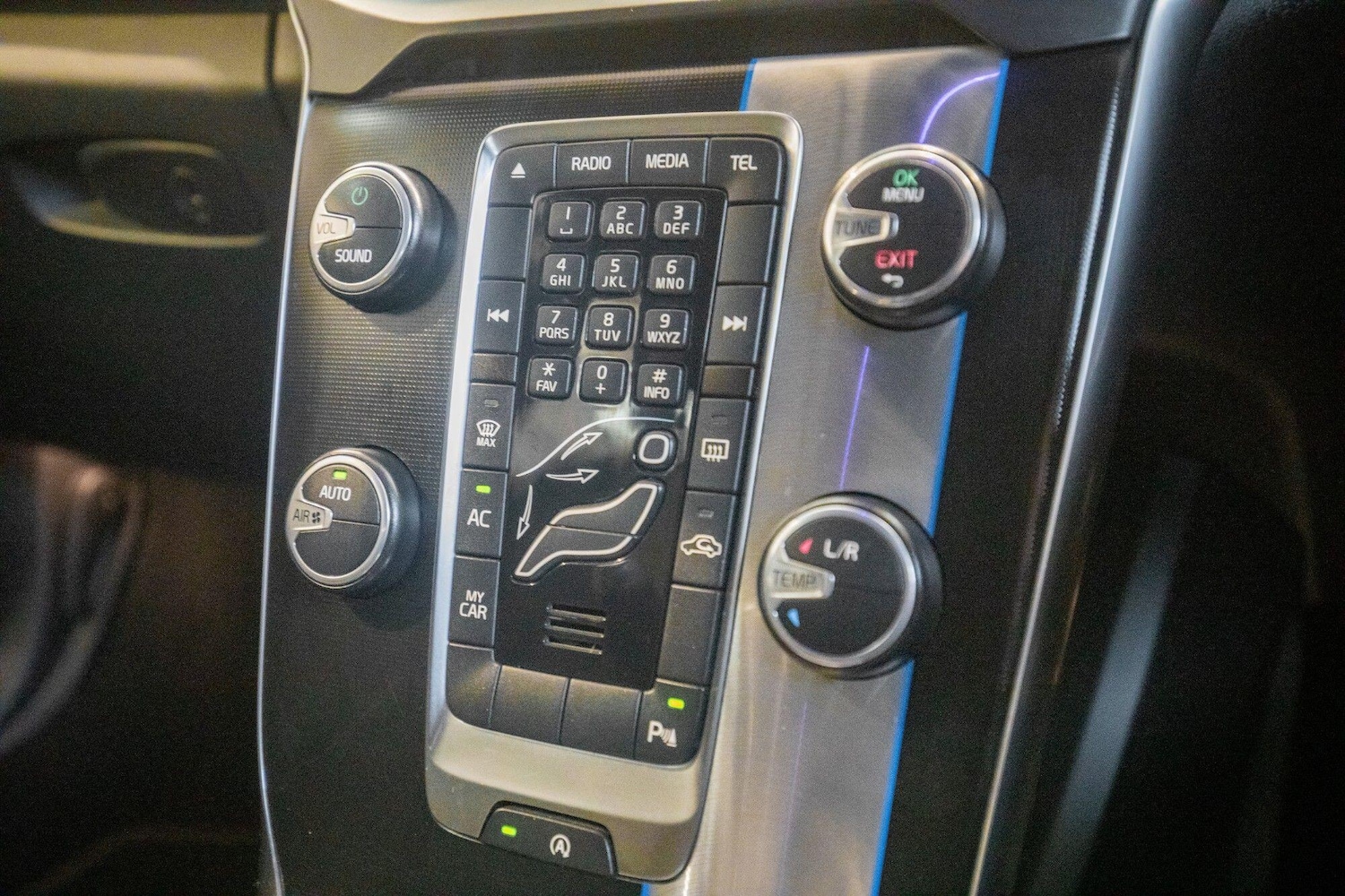 Used Volvo V40 2015 for sale - 77957153: Photo 27