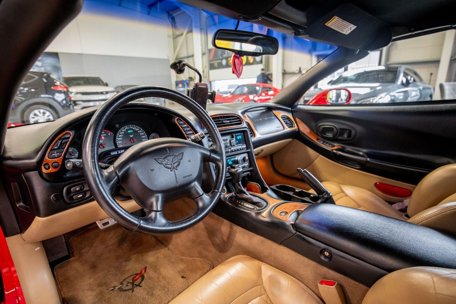 Used Chevrolet Corvette for sale - 78058945: Photo 2