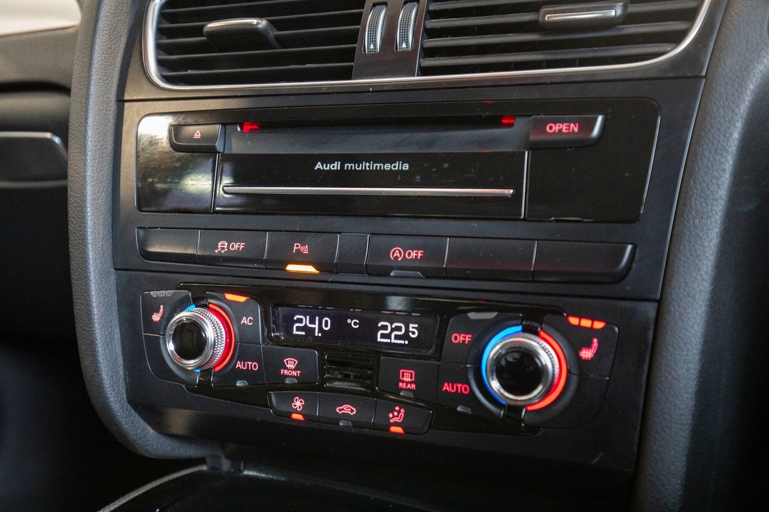 Used Audi A4 2013 for sale - 77597783: Photo 30