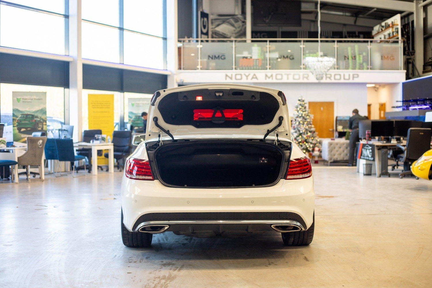 Used Mercedes-Benz E Class 2016 for sale - 76823411: Photo 41