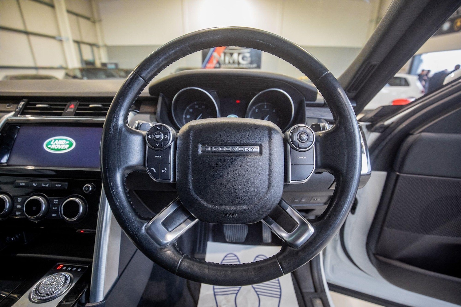 Used Land Rover Discovery 2017 for sale - 77441419: Photo 17